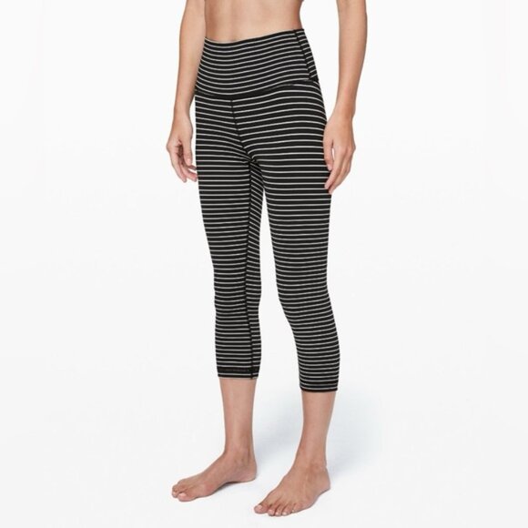 Lululemon Wunder Under Crop HR size 6 - Picture 1 of 6
